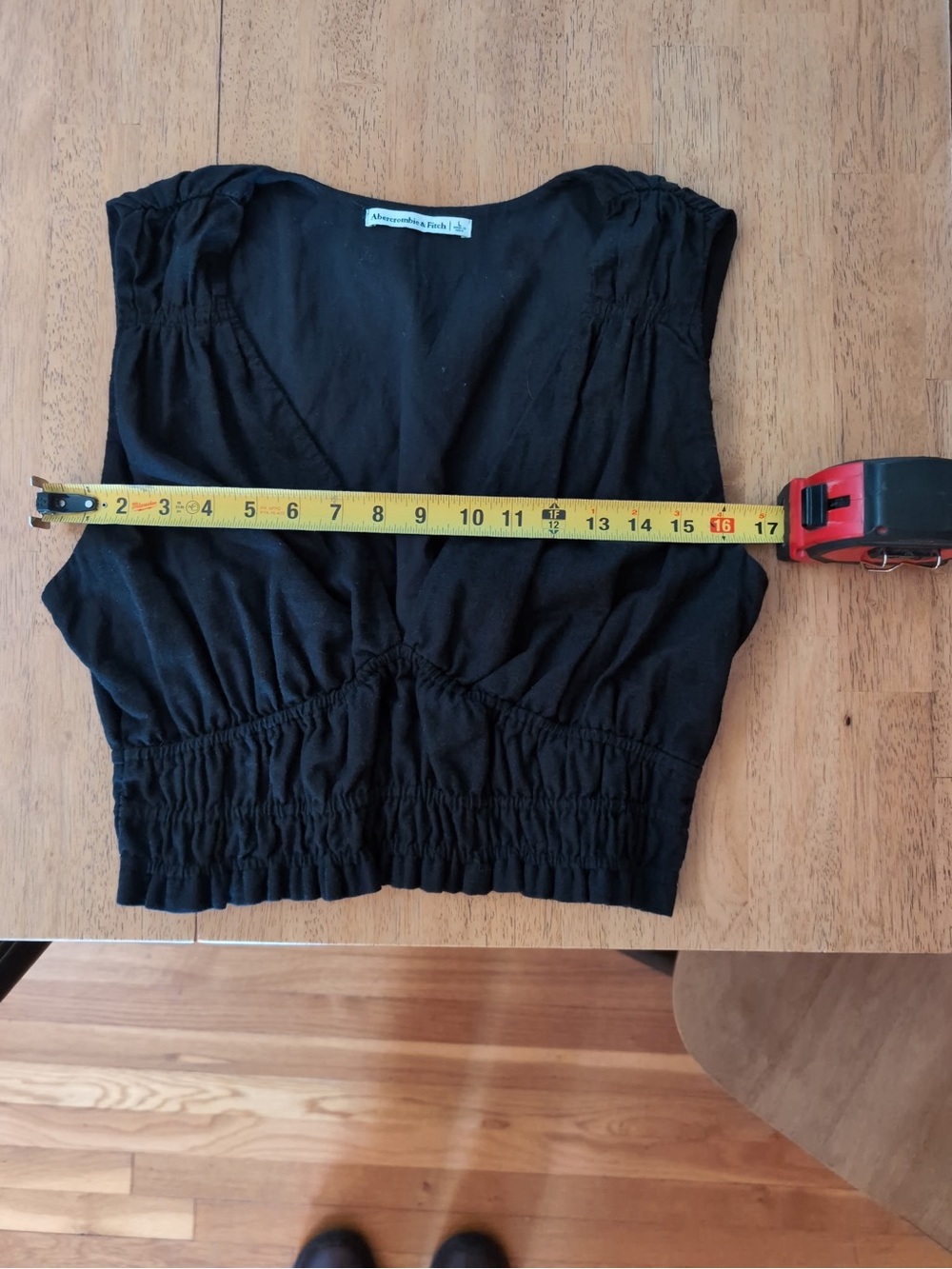 Abercrombie & Fitch Black Ruched V-Neck Crop Top - Picture 6 of 6